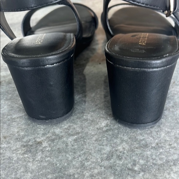 Aerosoles Black Wedge Willa  Sandals 8.5 Size - Picture 5 of 8